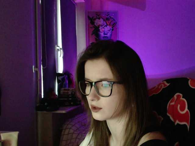 Cherry-Luna's BongaCams show and profile