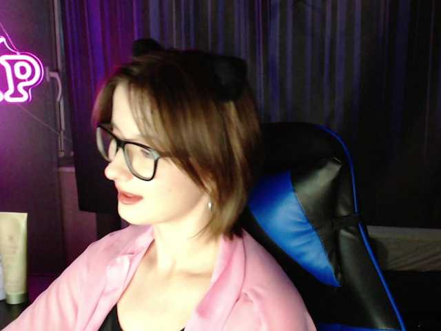 Cherry-Luna live cam on BongaCams