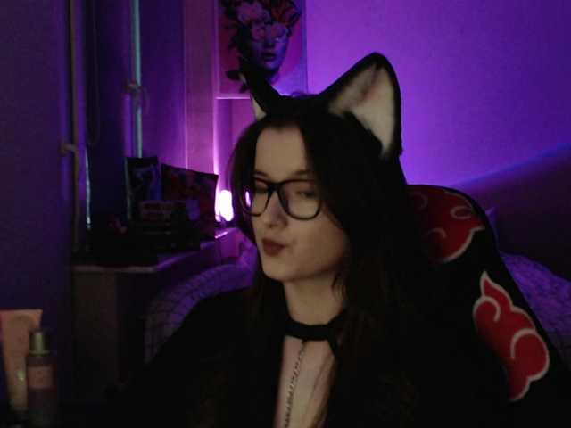 Cherry-Luna's BongaCams show and profile