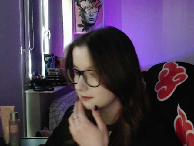 Cherry-Luna's BongaCams show and profile