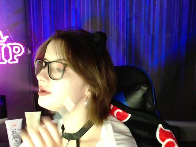 Cherry-Luna live cam on BongaCams