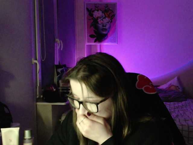 Cherry-Luna's BongaCams show and profile