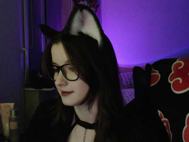 Cherry-Luna's BongaCams show and profile