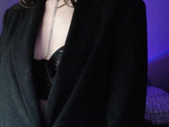 Cherry-Luna's BongaCams show and profile