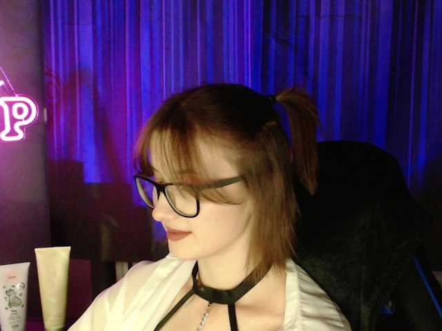Cherry-Luna live webcam show