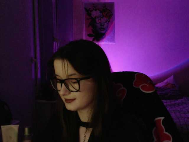 Cherry-Luna's BongaCams show and profile