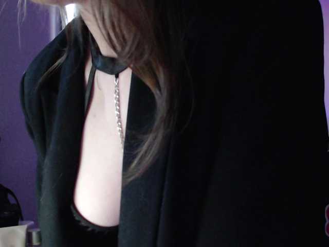 Cherry-Luna's BongaCams show and profile