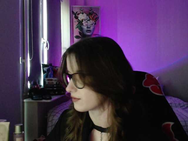 Cherry-Luna's BongaCams show and profile