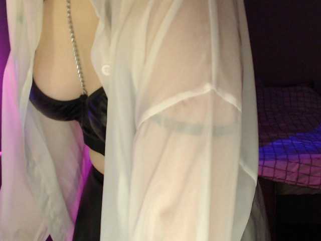 Cherry-Luna live cam on BongaCams