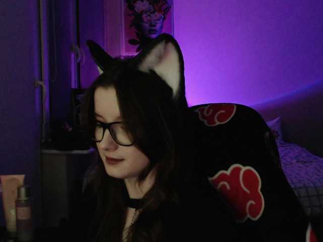 Cherry-Luna's BongaCams show and profile