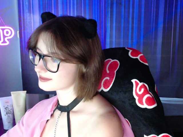 Cherry-Luna live webcam show