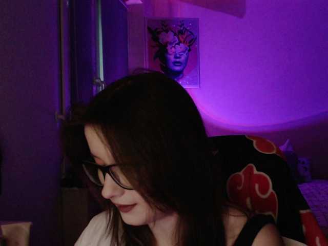 Cherry-Luna's BongaCams show and profile