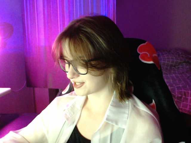 Cherry-Luna live cam on BongaCams
