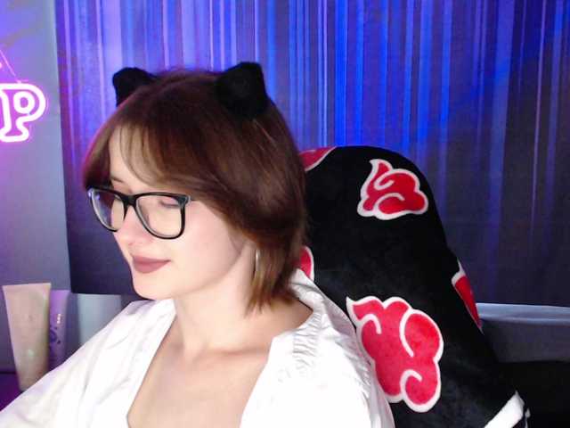 Cherry-Luna live webcam show