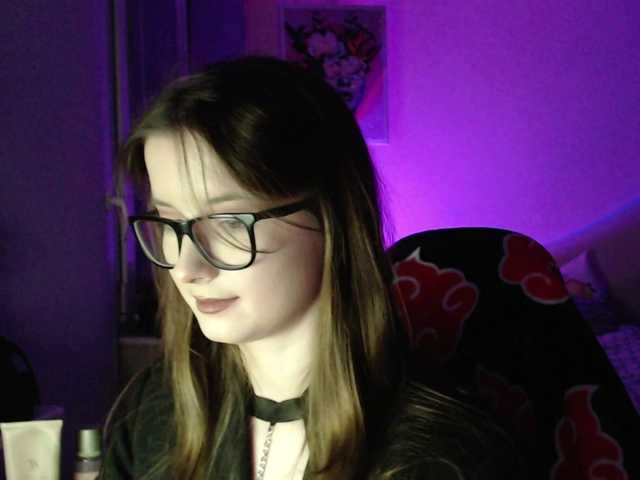 Cherry-Luna's BongaCams show and profile