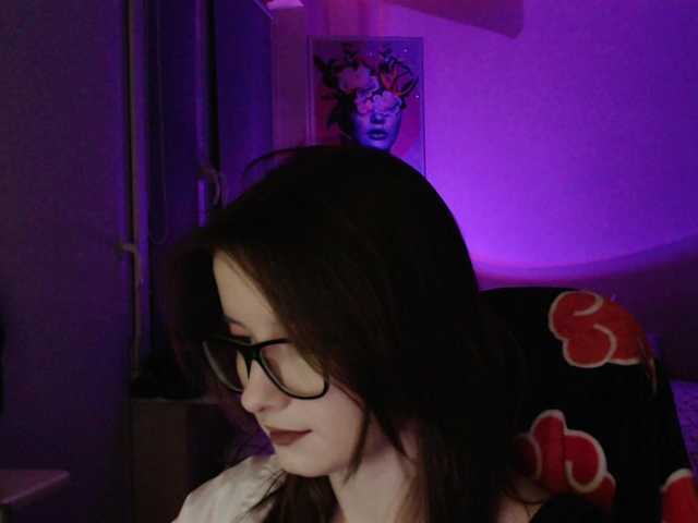 Cherry-Luna's BongaCams show and profile