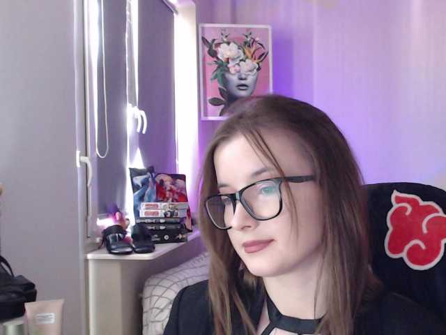 Cherry-Luna's BongaCams show and profile