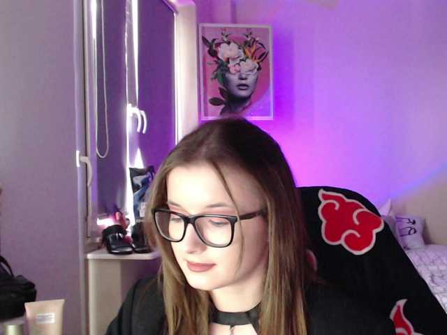 Cherry-Luna's BongaCams show and profile