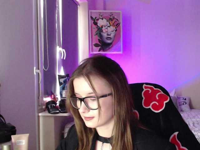 Cherry-Luna's BongaCams show and profile