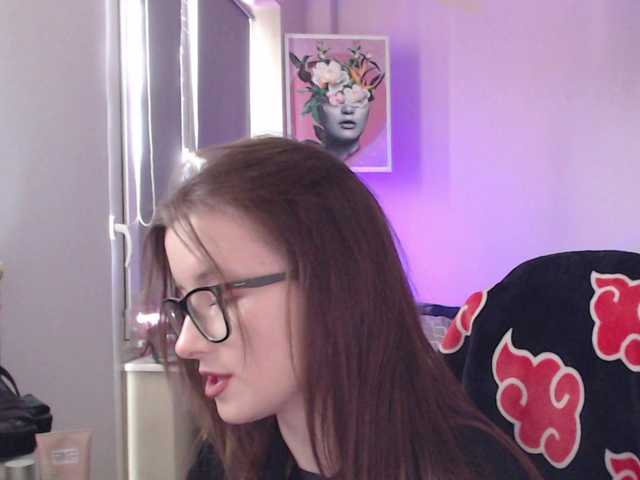 Cherry-Luna's BongaCams show and profile