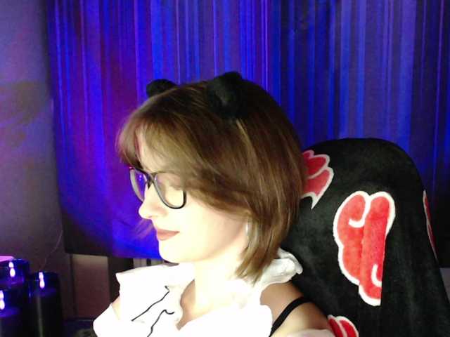Cherry-Luna live cam on BongaCams