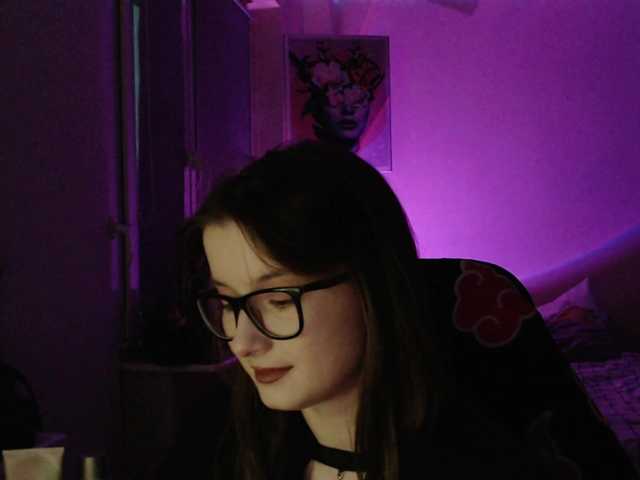 Cherry-Luna's BongaCams show and profile
