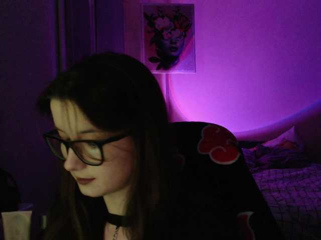 Cherry-Luna's BongaCams show and profile