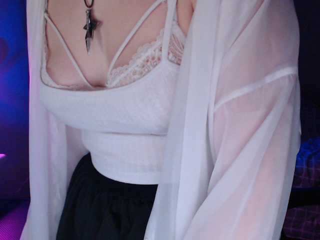 Cherry-Luna live cam on BongaCams