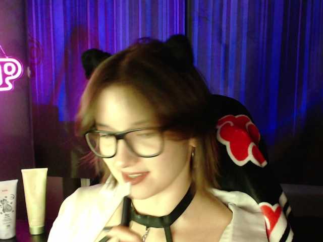 Cherry-Luna live webcam show