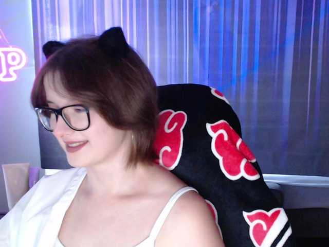 Cherry-Luna live webcam show
