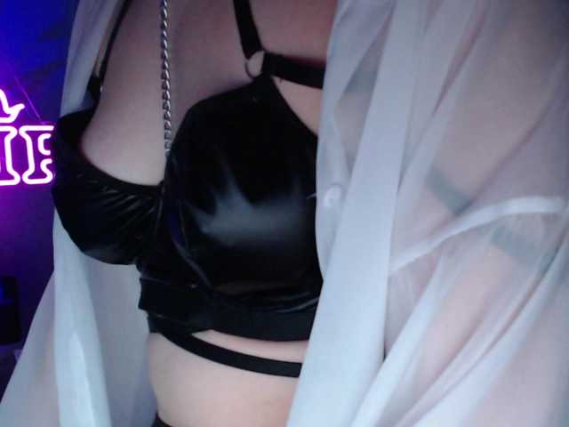 Cherry-Luna live cam on BongaCams
