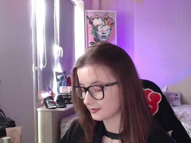 Cherry-Luna's BongaCams show and profile