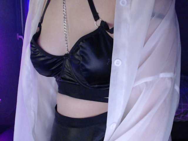 Cherry-Luna live cam on BongaCams