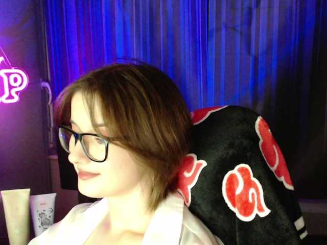 Cherry-Luna live cam on BongaCams