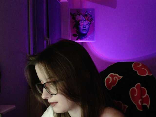 Cherry-Luna's BongaCams show and profile