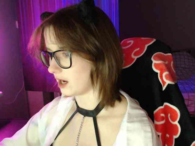 Model: Cherry-Luna