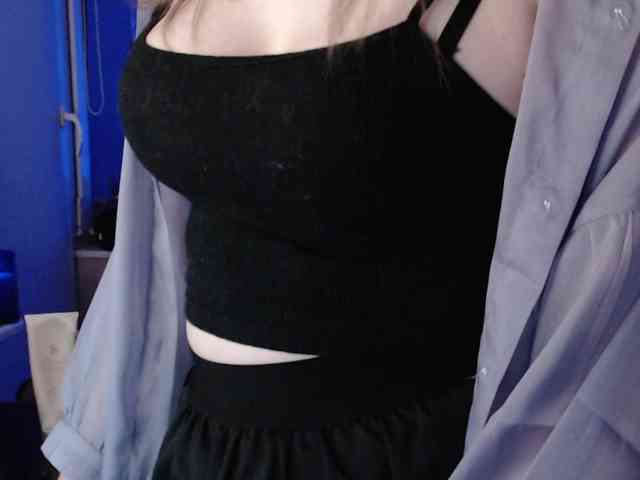 Model: Cherry-Luna