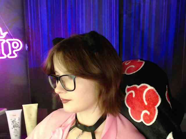 Model: Cherry-Luna