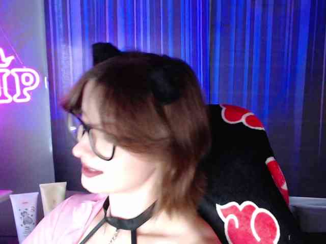 Model: Cherry-Luna