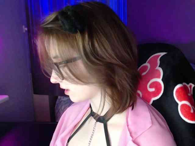 Model: Cherry-Luna