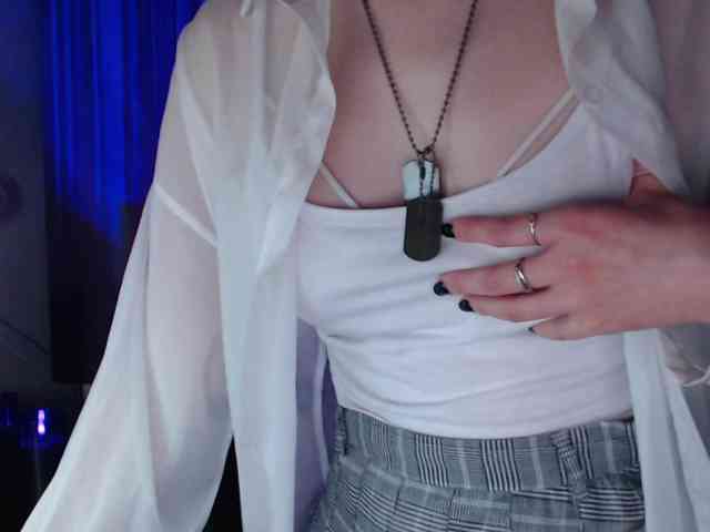 Cherry-Luna webcam