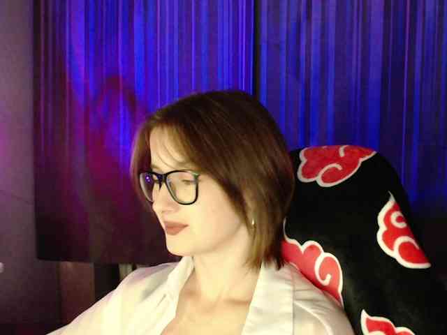 Model: Cherry-Luna