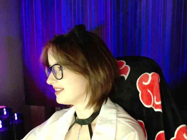 Model: Cherry-Luna
