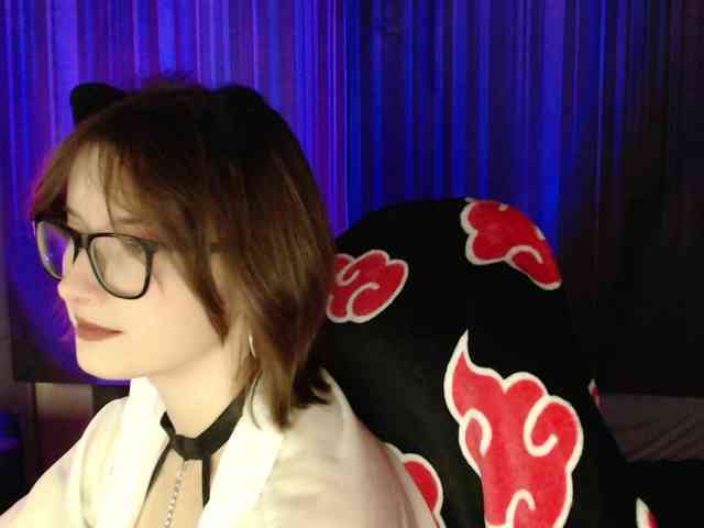 Model: Cherry-Luna