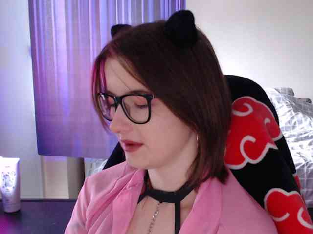 Model: Cherry-Luna