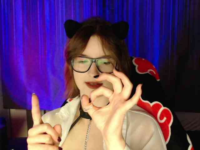Model: Cherry-Luna