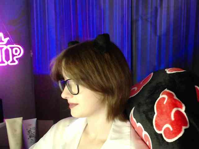 Model: Cherry-Luna