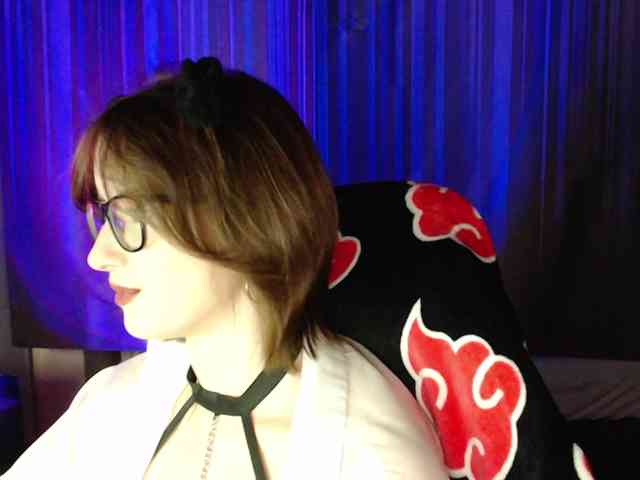 Model: Cherry-Luna