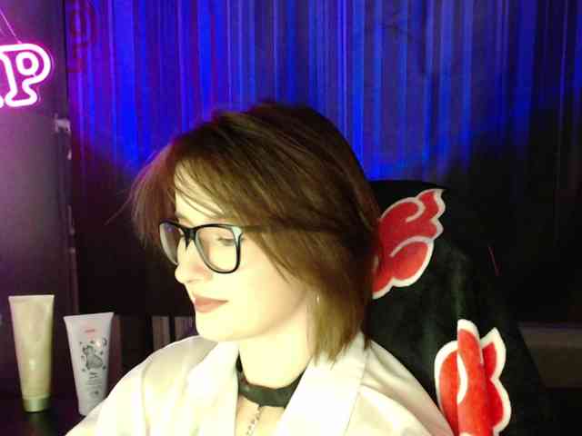 Model: Cherry-Luna