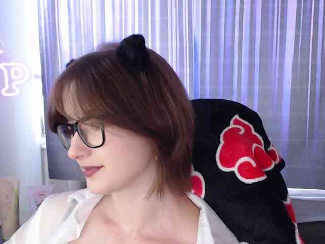 Model: Cherry-Luna